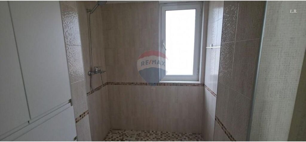 Apartament - Për Shitje - Tower Bridge, Tiranë