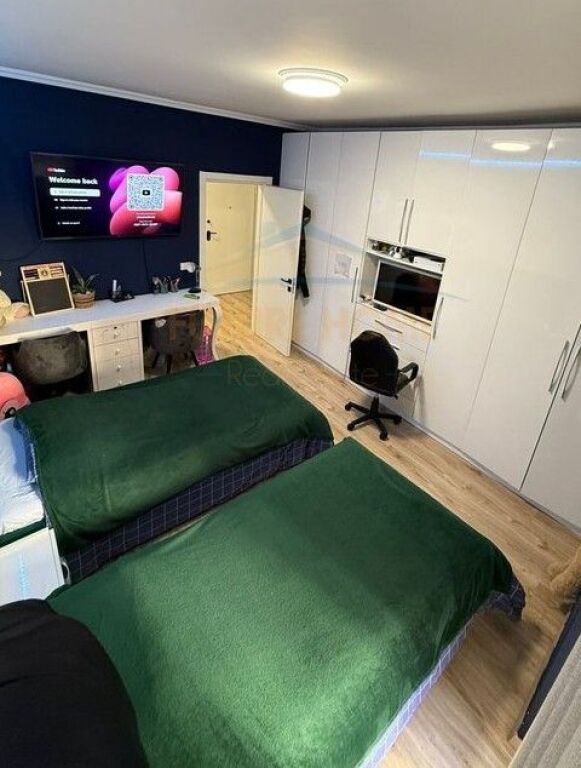 Shitet, Apartament 2+1,Unaza e re