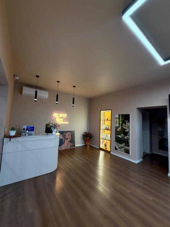 SHOP FOR RENT 115 M2 PARIS COMMUNE 2,000 EURO