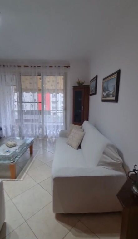 Apartament 1+1 me qera tek Petronini Luarasi