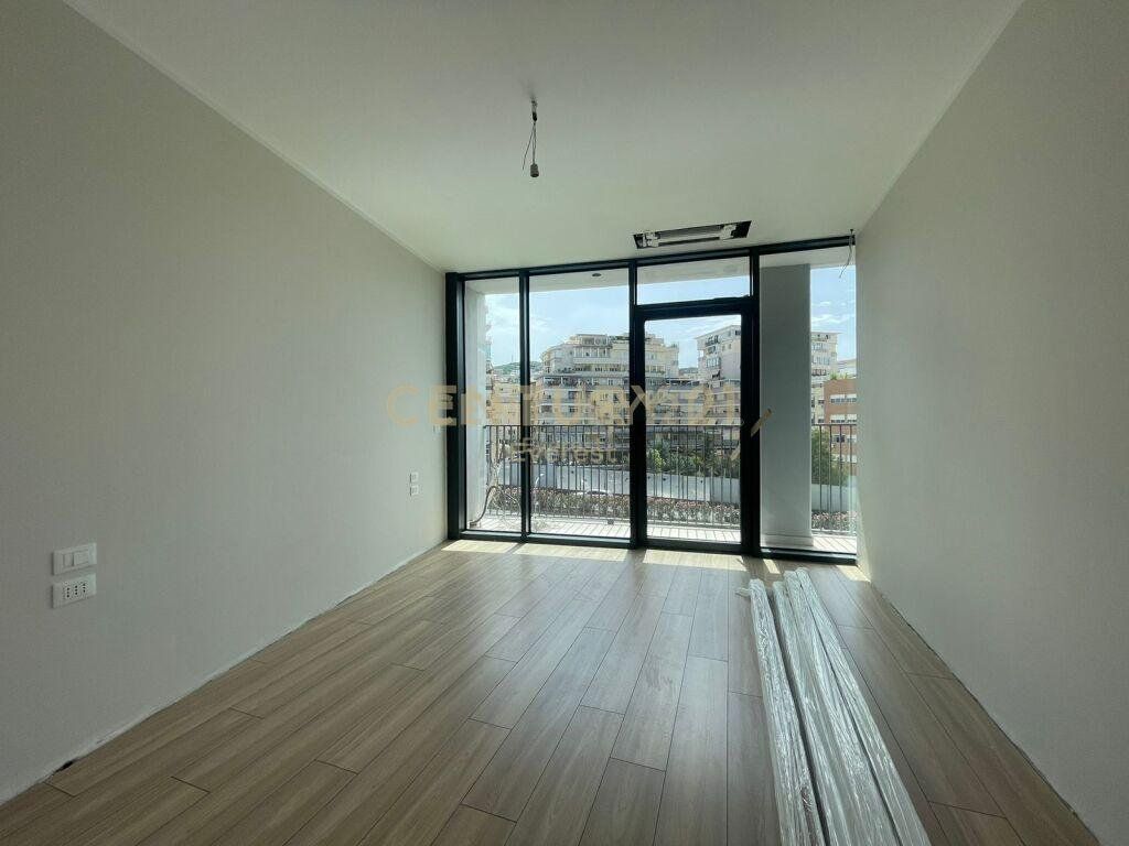 LAKE VIEW – APPARTAMENTO 2+1+2 + POSTO AUTO IN AFFITTO (RESIDENZIALE O UFFICIO)
