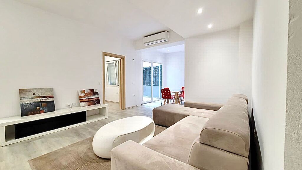 Appartamento 1+1 in Affitto vicino al Giardino Botanico | Palazzo Nuovo con Ascensore | Arredamento e Investimenti Nuovi