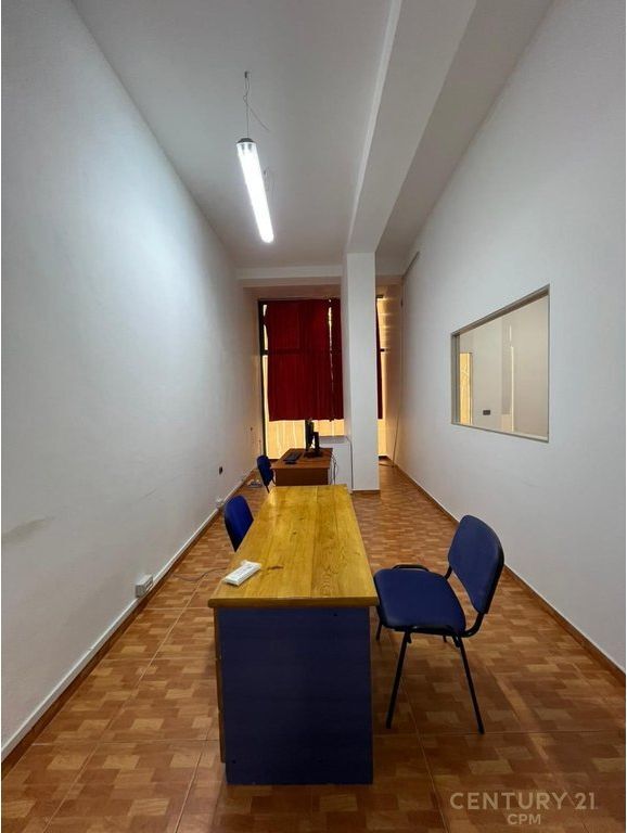 JEPET ME QIRA AMBIENT ZYRASH TEK SELVIA