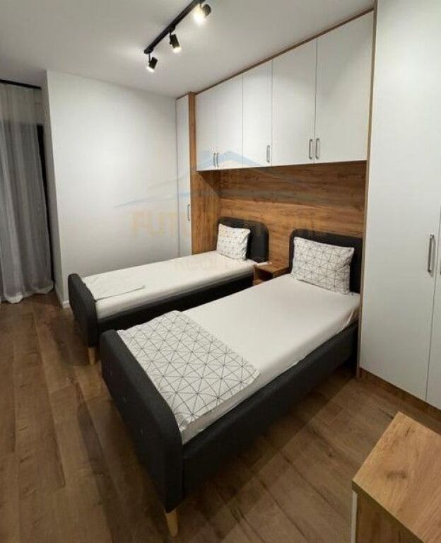 Shitet, Apartament 2+1, Kompleksi "Arlis", Farmacia 10