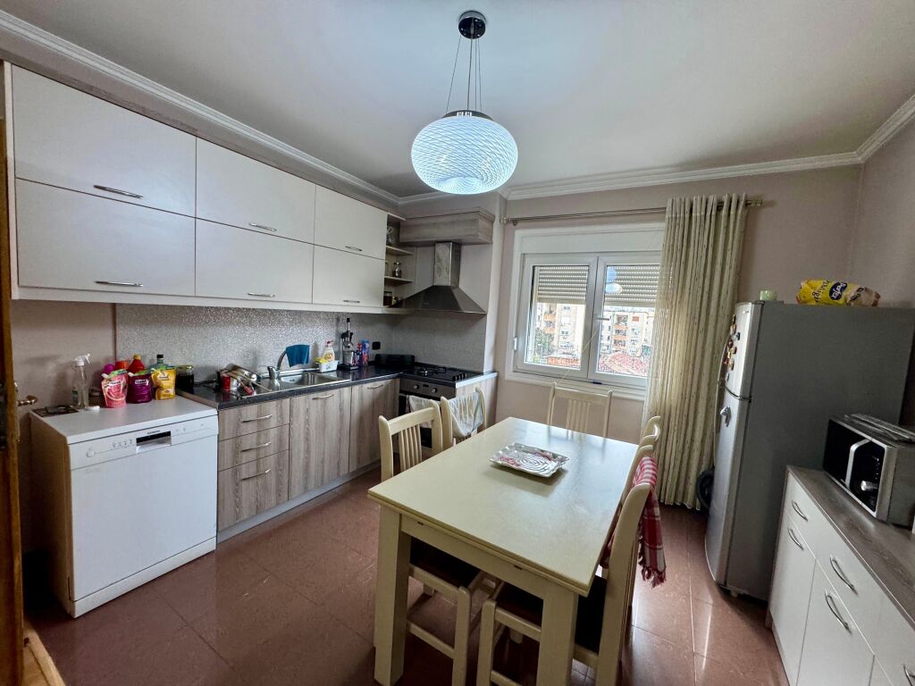 📣 AFFITTO Appartamento 1+1 📍 Pazari i Ri 🛣️ Via "Hoxha Tahsim" ✨