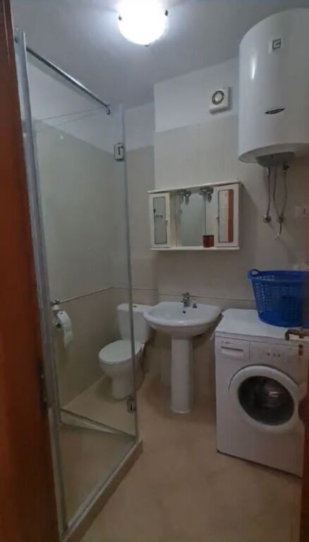 Apartament 1+1 me qera tek Petronini Luarasi
