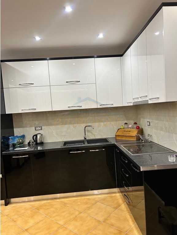 Qera,Apartament 2+1, Fresk, Tirane