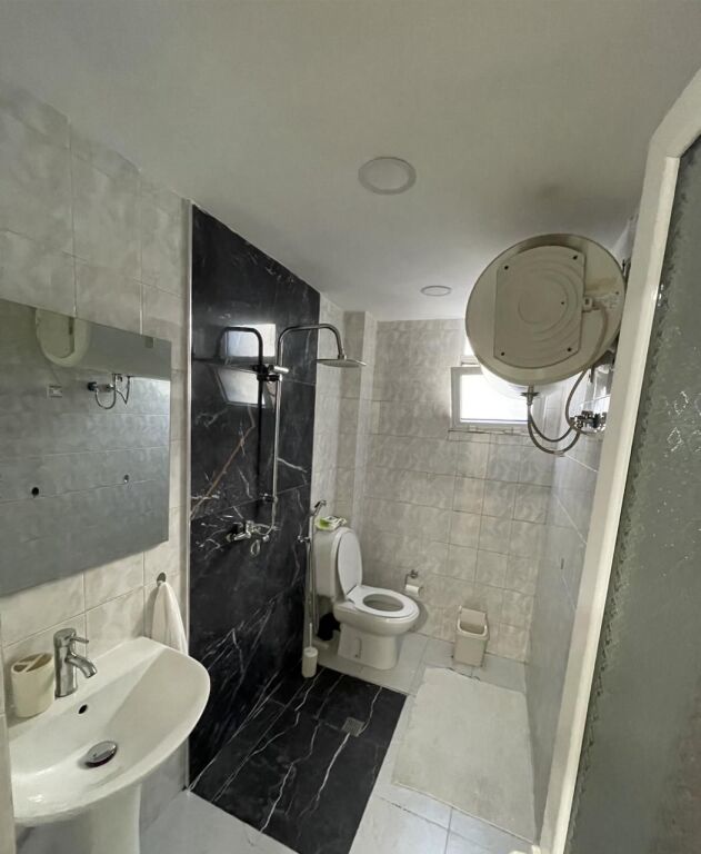 📌Appartamento 2+1 Piazza Skënderbej – vicino alla Galleria Nazionale d'Arte