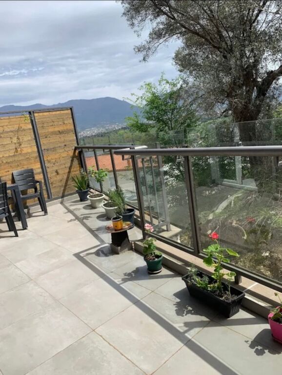 1+1, arredato, con parcheggio, vicino alla moschea e al giardino botanico, 550 euro