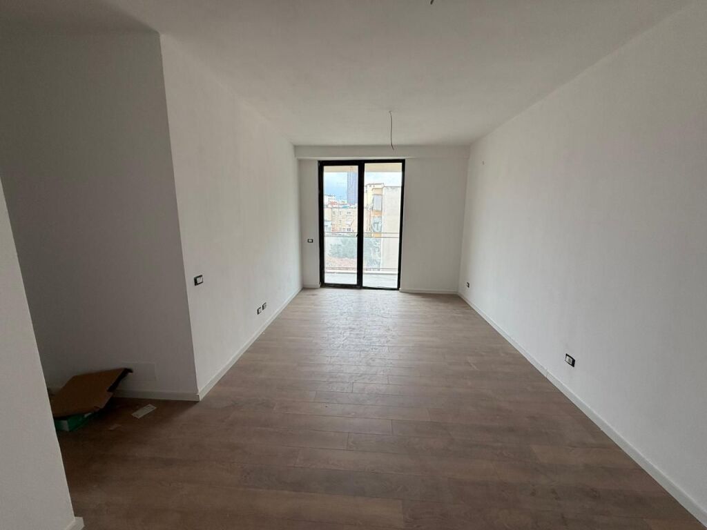 Qira ambient për zyra – tek Golden Tower (Mine Peza)