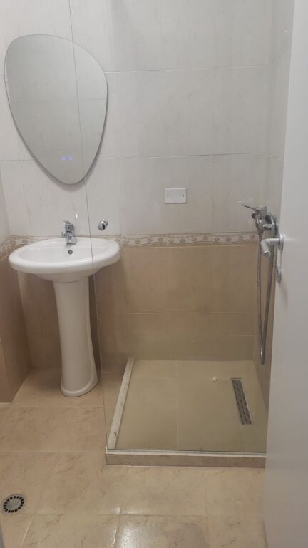 Jepet me qira 2+1+2 KOMUNA E PARISIT 700 mije leke