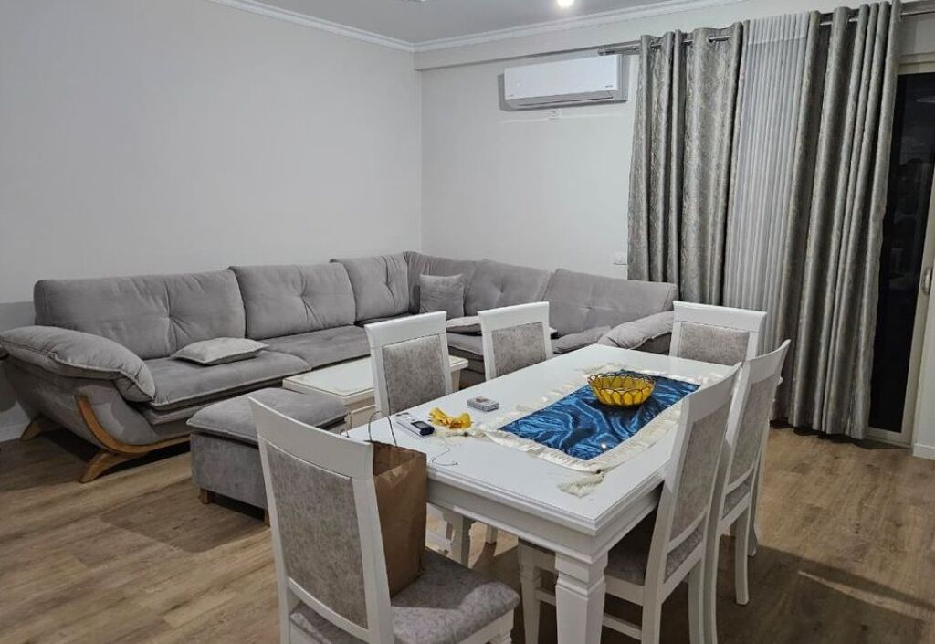 Jepet me qera 2+1+2 ne Shkoze