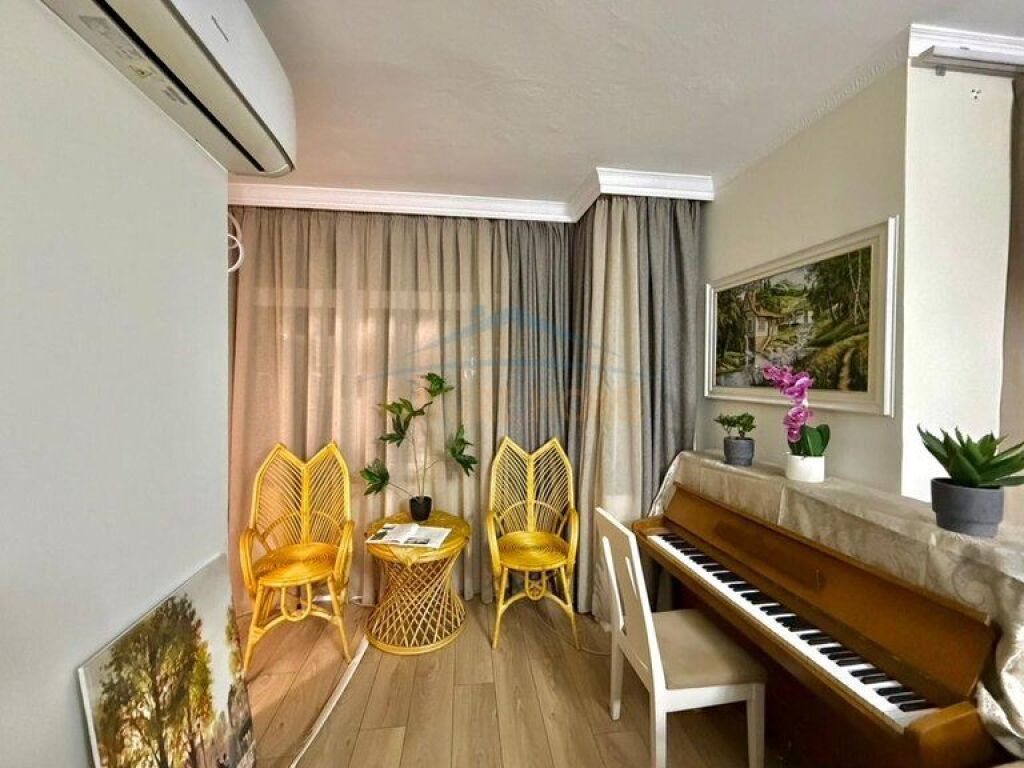 Qera , Apartament 3+1+2, .Bulevardi B.Curri , Tirane