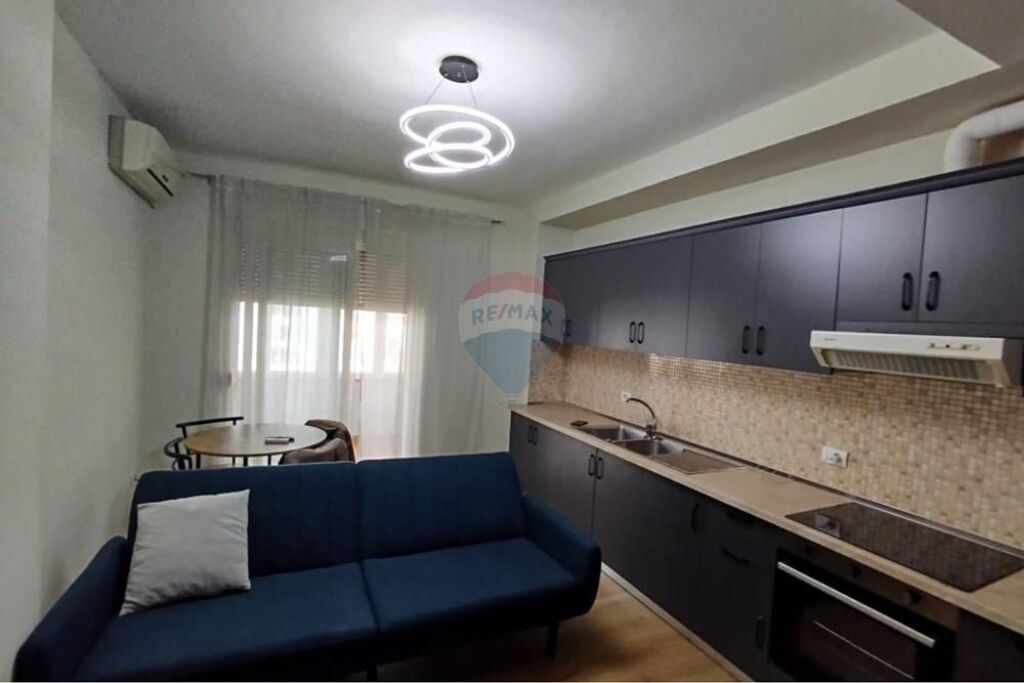 Apartment 1+1 for rent at Komuna e Parisit