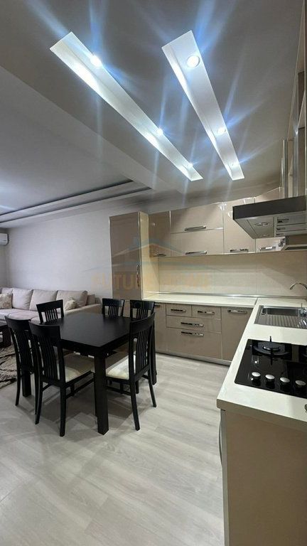 Affitto, Appartamento 1+1, Nuovo Anello, Tirana.