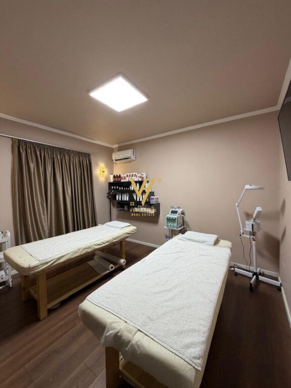 BUSINESS PREMISES 115 M2 FOR RENT AT KOMUNA E PARISIT 2,000 EURO