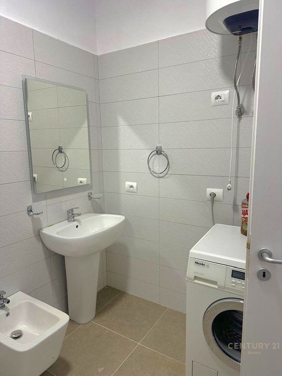 Zogu i Zi, appartamento 1+1 in affitto