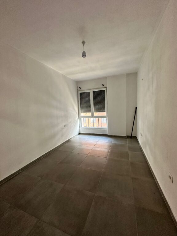 Appartamento 2+1 In Affitto, vicino a Concord Center