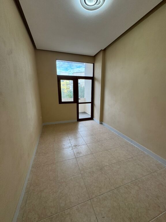 Shitet Apartament 3+1 në Plazh, Iliria