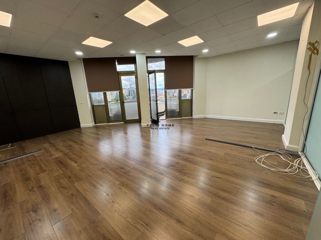 OFFICE FOR RENT 100 M2 BLOK 1500 EURO