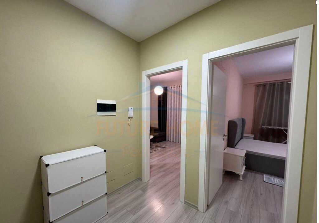 Qira, Apartament 1+1, Porcelan, Tiranë