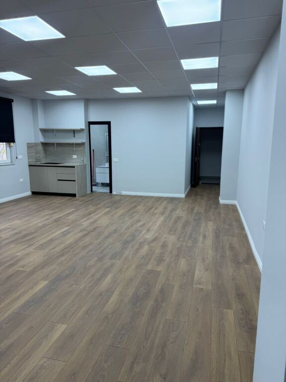 Office for rent, Center Opposite Toptani
