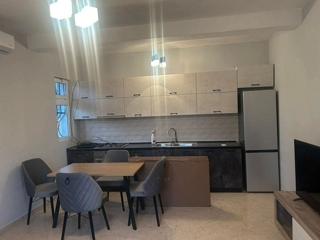 Casa 2+1+Parcheggio In Affitto vicino al Nuovo Terminal, Tirana 450 €/mese