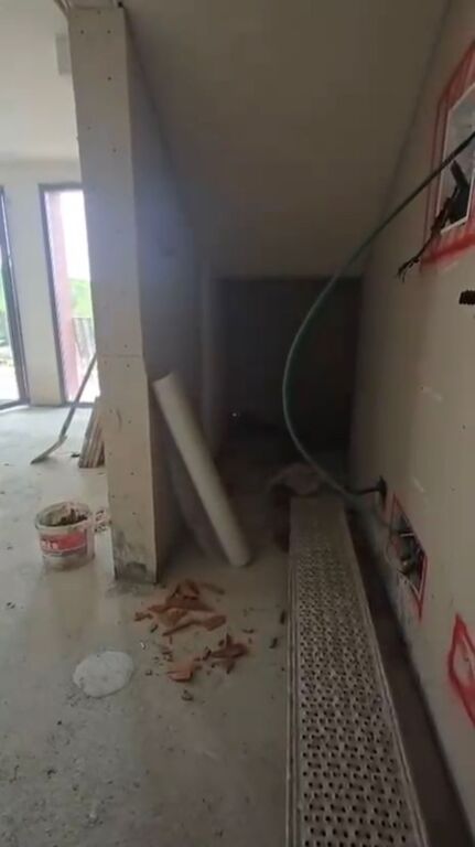 Shitet Apartament 1+1