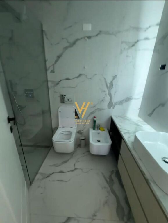 SHITET APARTAMENT 2+1+2+BLK TE LIQENI ARTIFICIAL 650.000 EURO