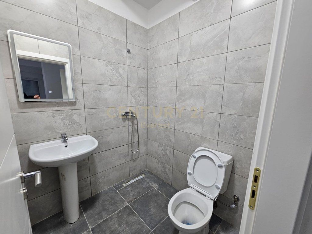 XHAMLLIKU, APARTAMENT 2+1+2+PARKIM PER QIRA