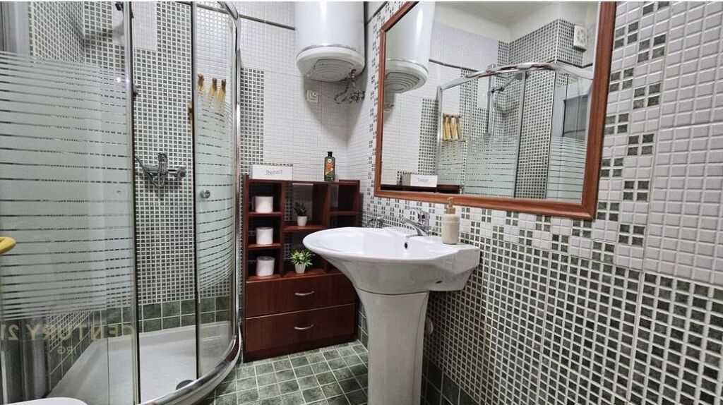 Shitet apartament 3+1+2 ne Bllok!