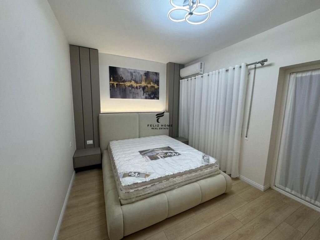 VENDESI APPARTAMENTO 2+1  MYSLYM SHYRI 260.000 EURO