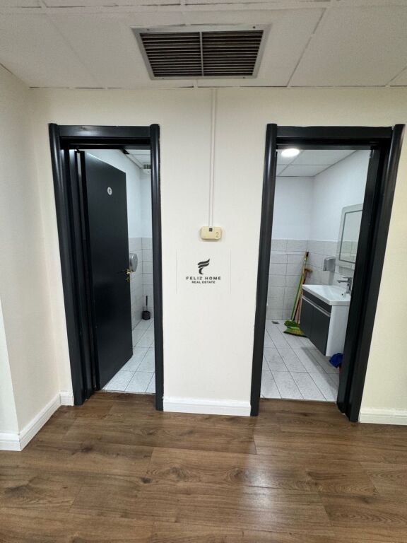 OFFICE FOR RENT 100 M2 BLOK 1500 EURO