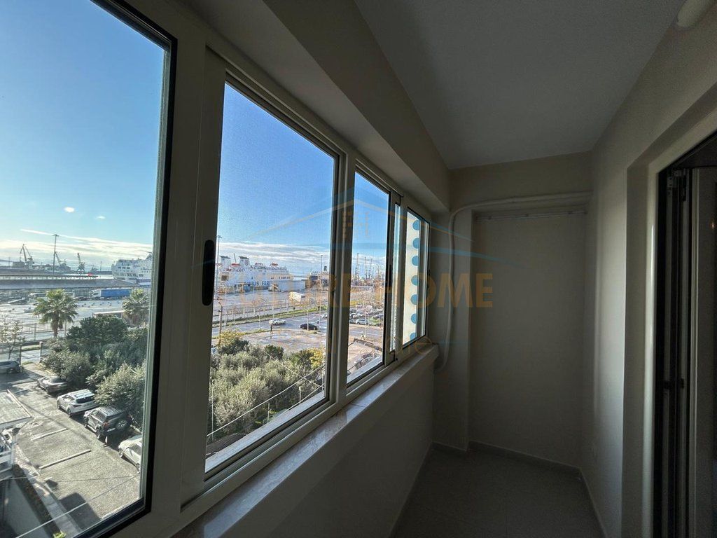 Shitet Apartament 2+1, Rruga e Portit, Durrës