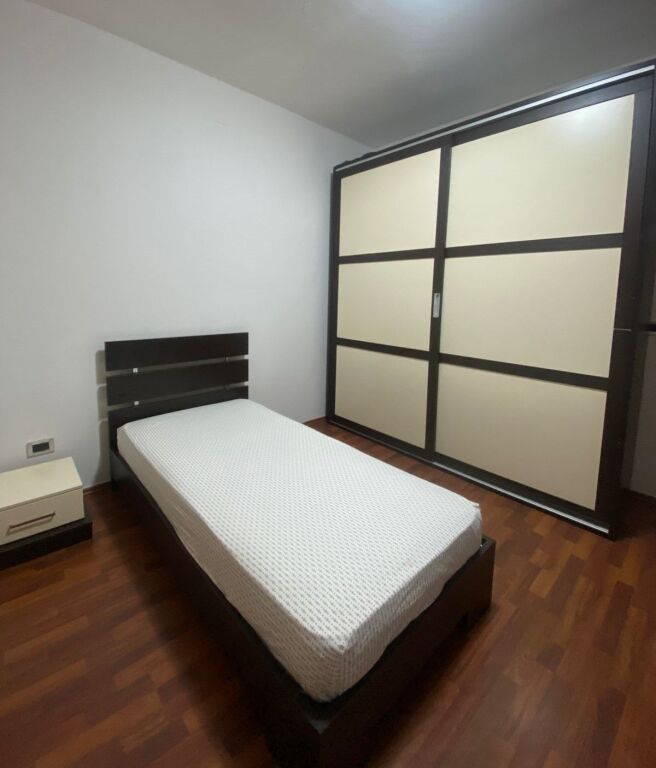 📌 JEPET ME QIRA APARTAMENT 2+1 – Rruga e Kavajës