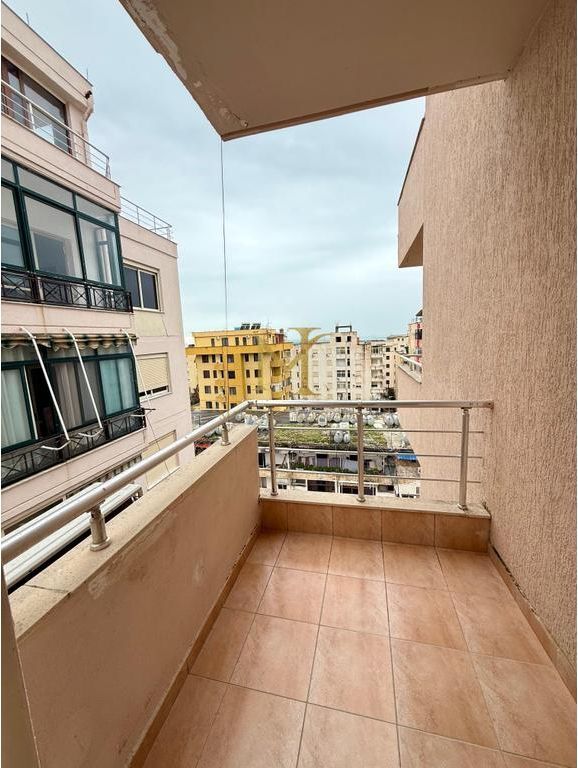 JEPET ME QERA APARTAMENT 1+1 NE PLAZH HEKURUDHA , DURRES !!