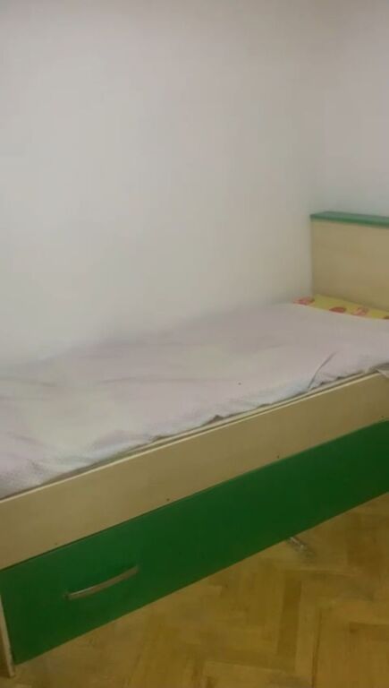 Jepet me qera 3+2 mobiluar ashensor ne Don bosko  600 eu