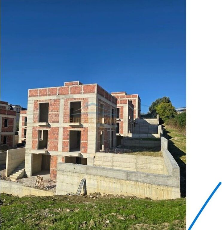 In vendita, Villa su 3 piani, Lago di Farka, Tirana