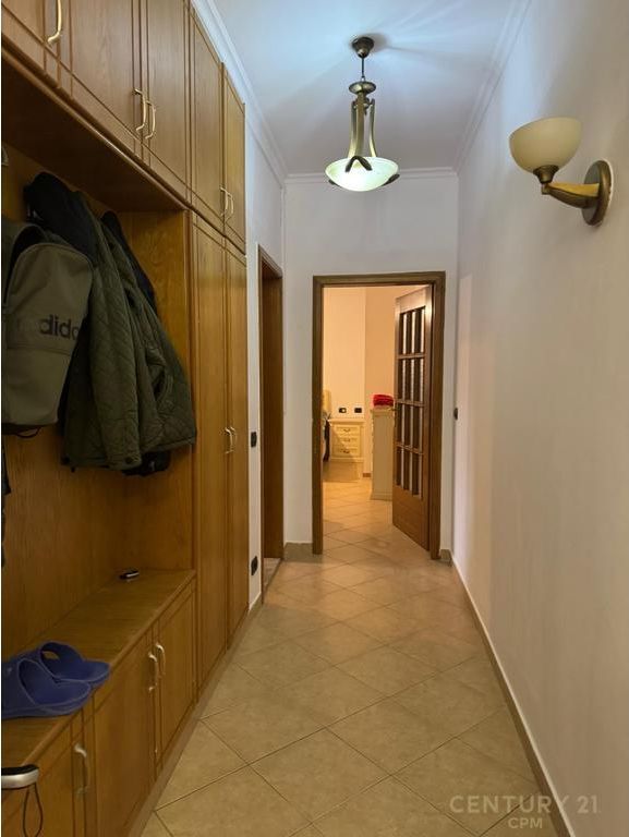 JAPIM PER QIRA APARTAMENT TEK LIQENI ARTIFICIAL!