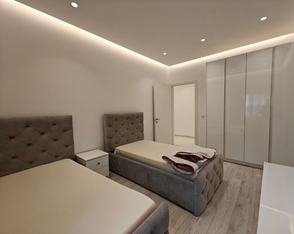 Affittasi appartamento 2+1+ posto auto