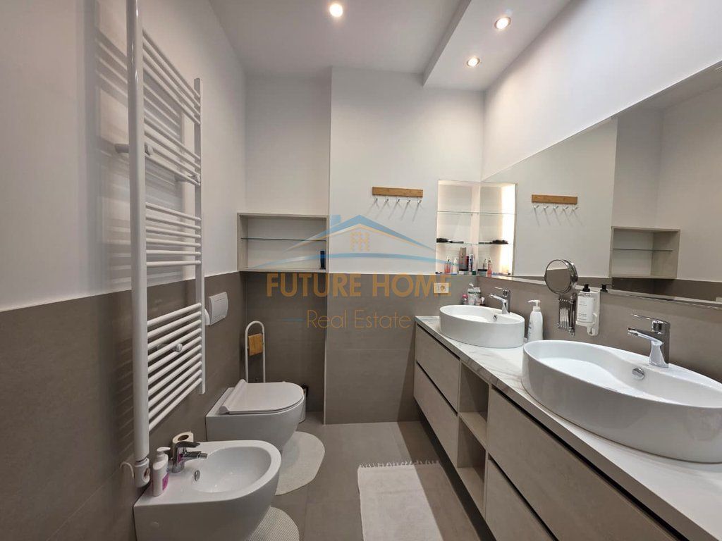 Affitto, Appartamento 1+1 a Komuna e Parisit! 900 €