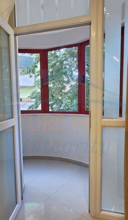 Affitto, Appartamento 1+1, Via Irfan Tomini, Tirana.