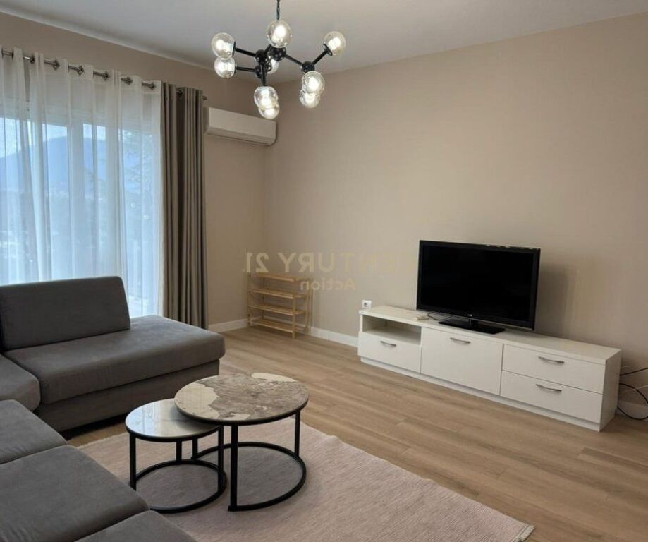 AFFITTIAMO APPARTAMENTO 2+1, GIARDINO BOTANICO!