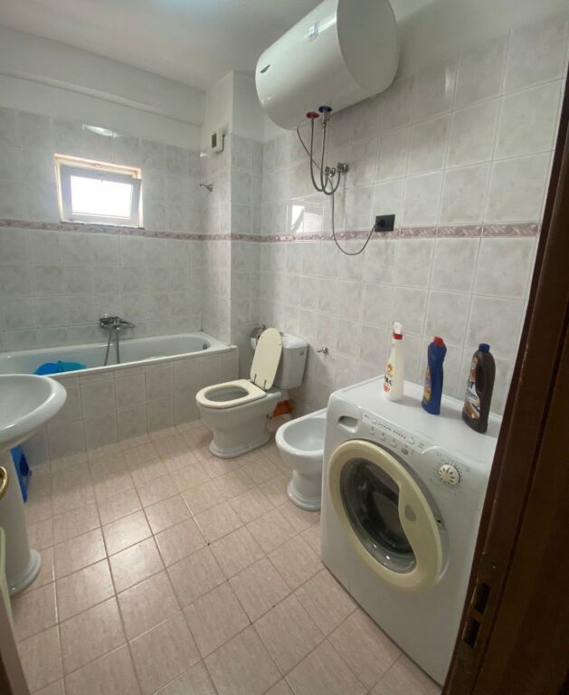 📌 JEPET ME QIRA APARTAMENT 2+1 – Rruga e Kavajës