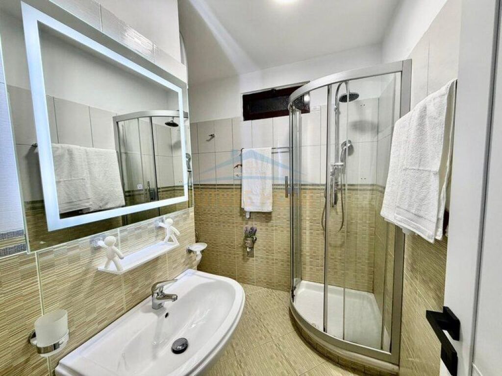 Qera , Apartament 3+1+2, .Bulevardi B.Curri , Tirane