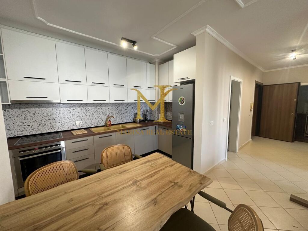 Apartament luksoz 2+1 me qera ne Plazh Hekurudha, Durres