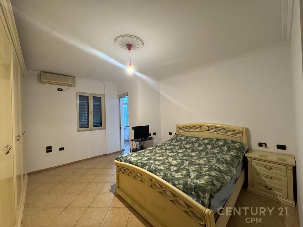 JAPIM PER QIRA APARTAMENT TEK LIQENI ARTIFICIAL!