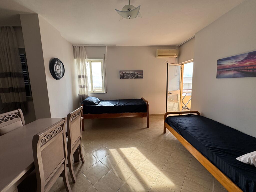 Shitet Apartament 1+1