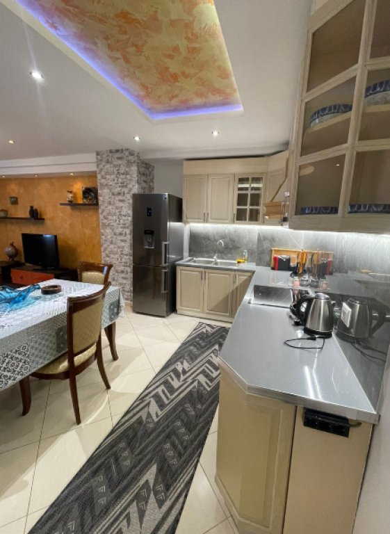 🏡 APPARTAMENTO 2+1 IN AFFITTO – VICINO allo Stadio Air Albania 🏟️