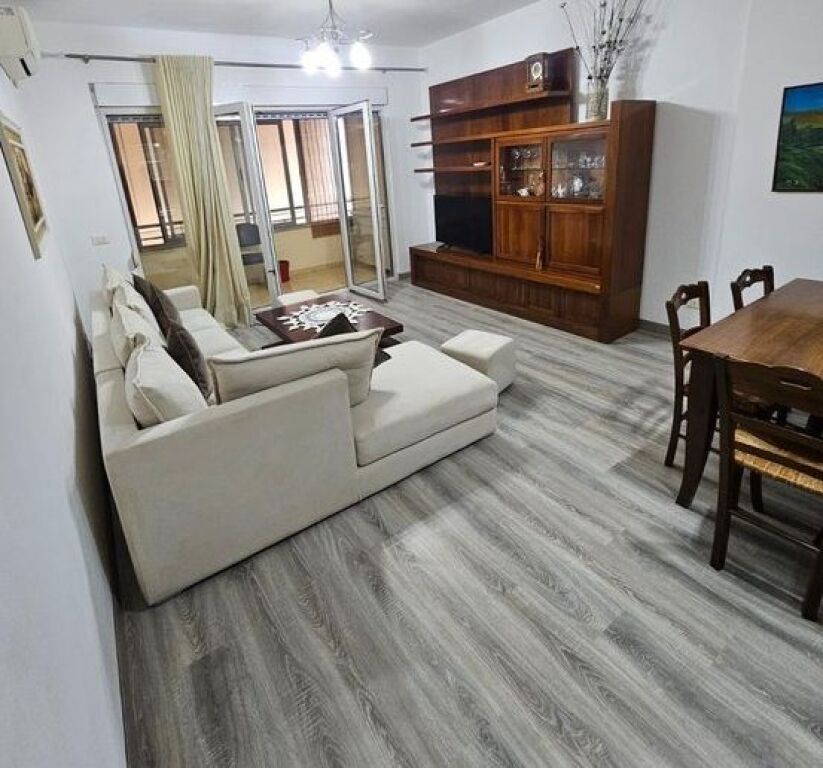 Jepet me qera 2+1+2 tek Vizion Plus